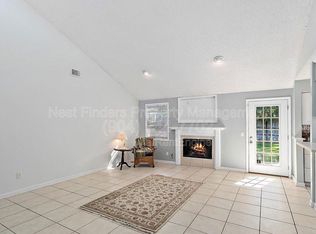 3386 Chrysler Dr, Jacksonville, FL 32257