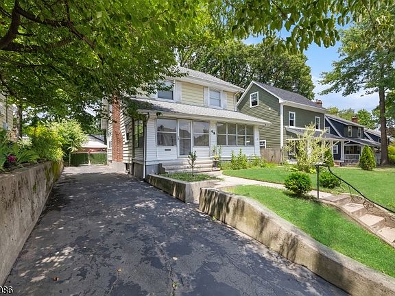 2nd image of 48 Laurel Ave
