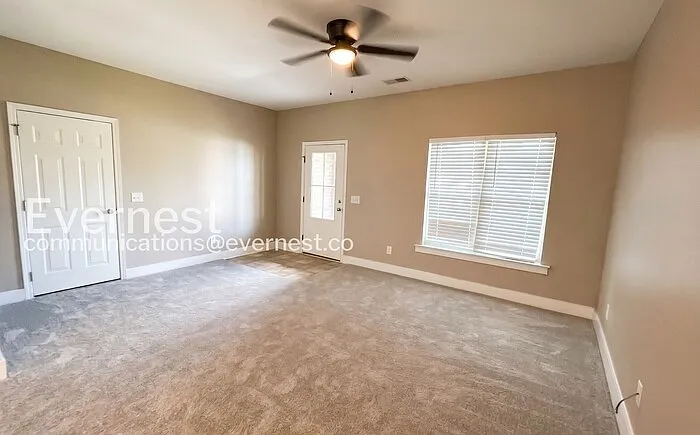 4 bed, 2.0 bath, 1882 sqft, $1,645 — Photo 4
