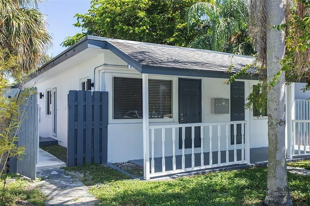 1 bed, 1.0 bath, 765 sqft, $1,950 — Photo 1