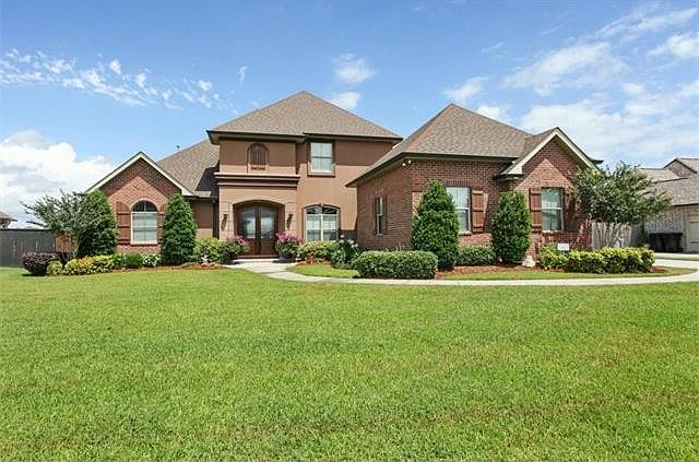 1st image of 619 Bluebonnet Dr