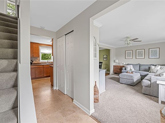4th image of 80 Maple Hill Farm Rd