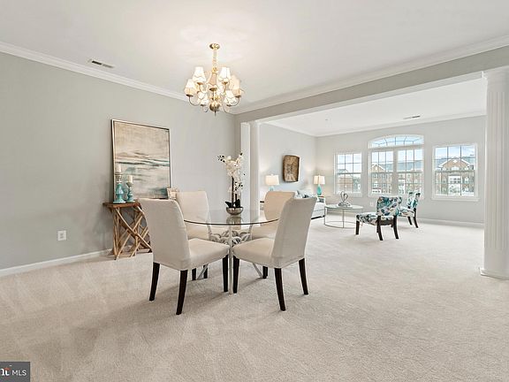 5th image of 15304 Regents Park Dr