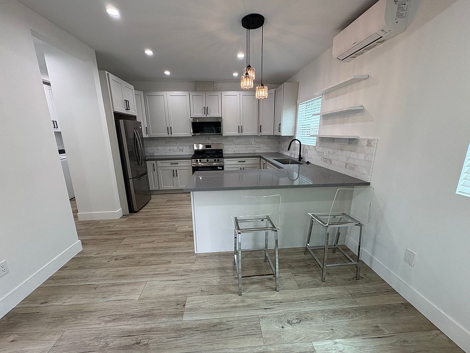 1st image of 464 N Westmoreland Ave #1/2