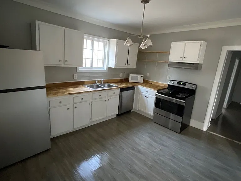 412 N Hawthorne St — Photo 4