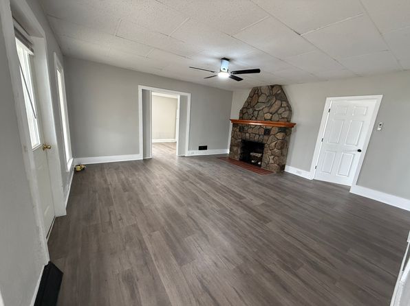 209 E State St #1