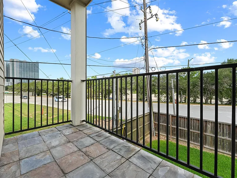 2402 Calumet St #D — Photo 18