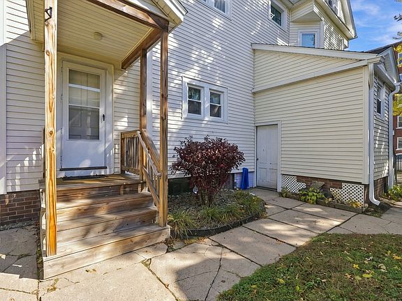 4th image of 311 Walnut St