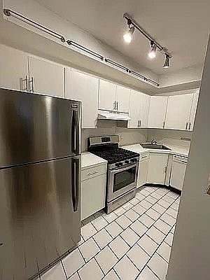 1st image of 576 9th Ave #1F