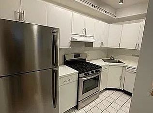 576 9th Ave #1F, New York, NY 10036