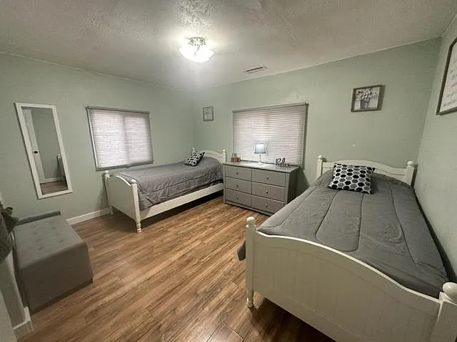 3 bed, 1254 sqft, $2,200 — Photo 4