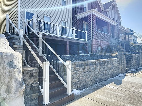 4th image of 613 Griffin St
