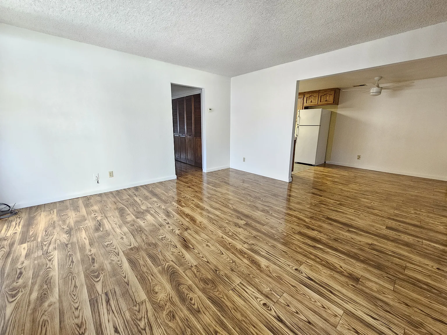 2 bed, 1.5 bath, 1234 sqft, $1,900 — Photo 2