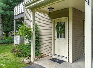 218 Monmouth Way, Clifton Park, NY 12065