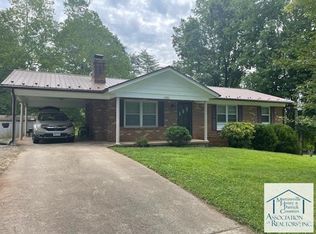 236 Yeatts Rd, Martinsville, VA 24112