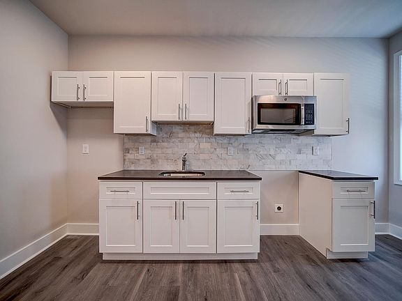 Kitchen includes stove and Fridge