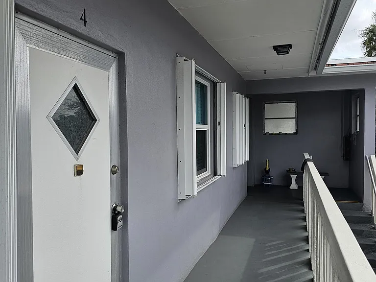 17 S Lakeside Dr #4 — Photo 5