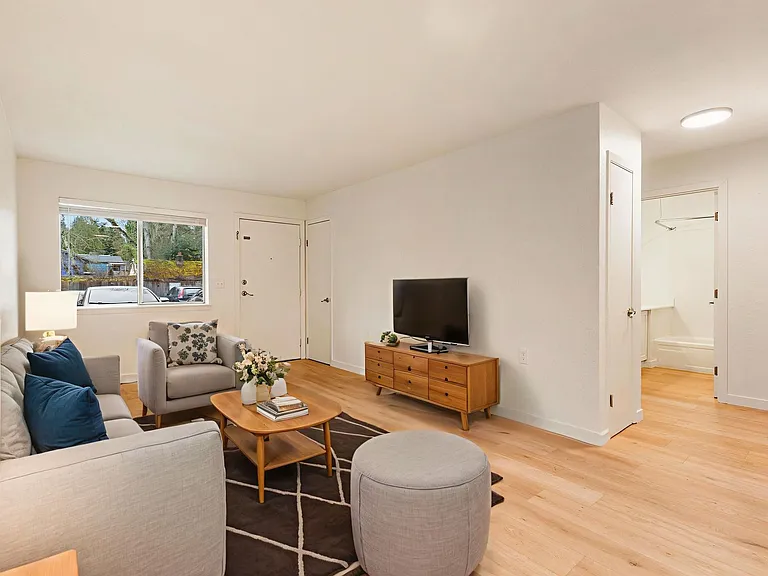 Crestwood Place — Photo 31