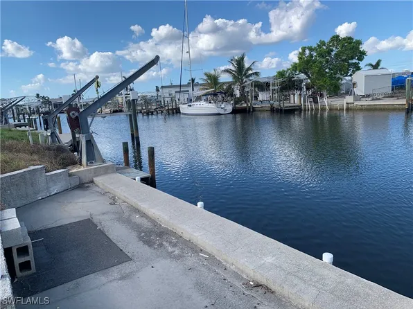 3792 Blueberry Lane St, James City, FL 33956