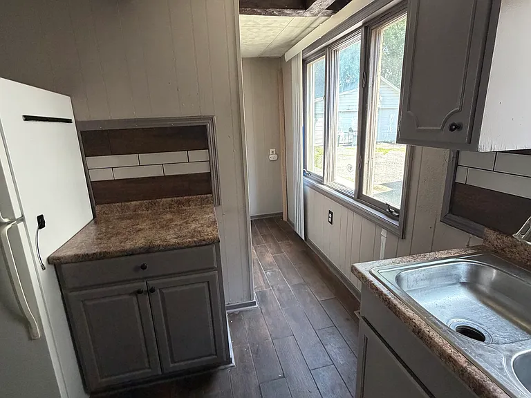 1145 Eastern Ave #1 — Photo 9