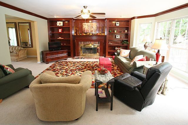 2nd image of 5863 Wellington Farm Dr