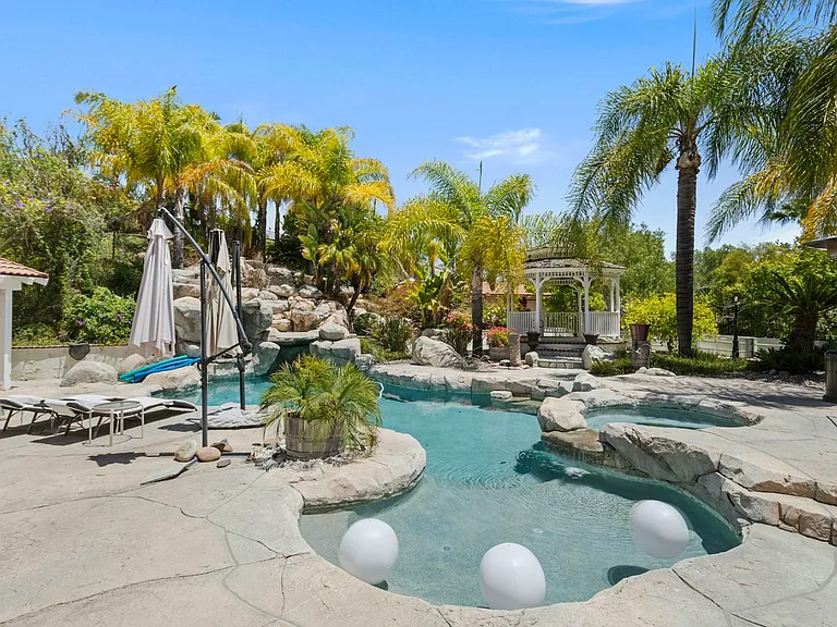 31500 Britton Cir — Photo 13