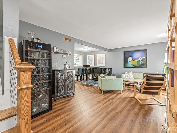 5th image of 11049 Hunter Trail Ln
