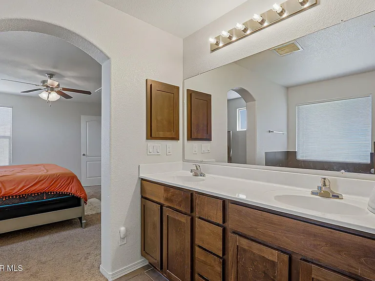 14668 Oldenberg Ct — Photo 30