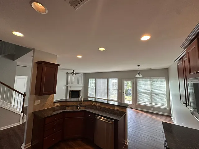 702 Unison Ct — Photo 14