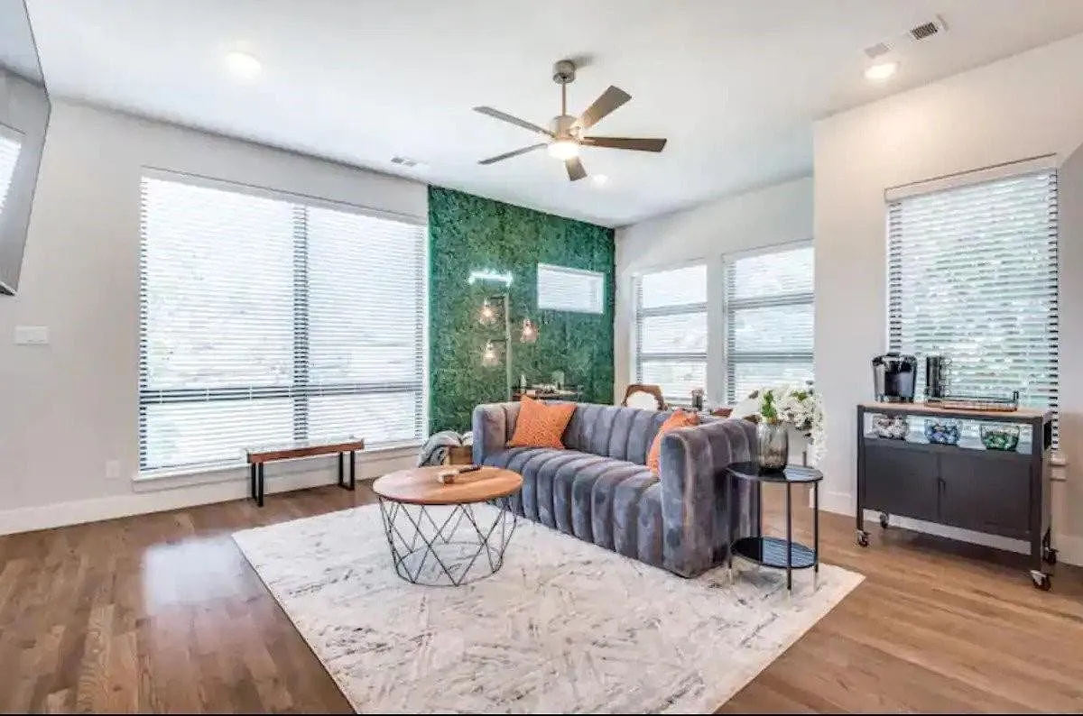 2 bed, 1780 sqft, $3,200 — Photo 3