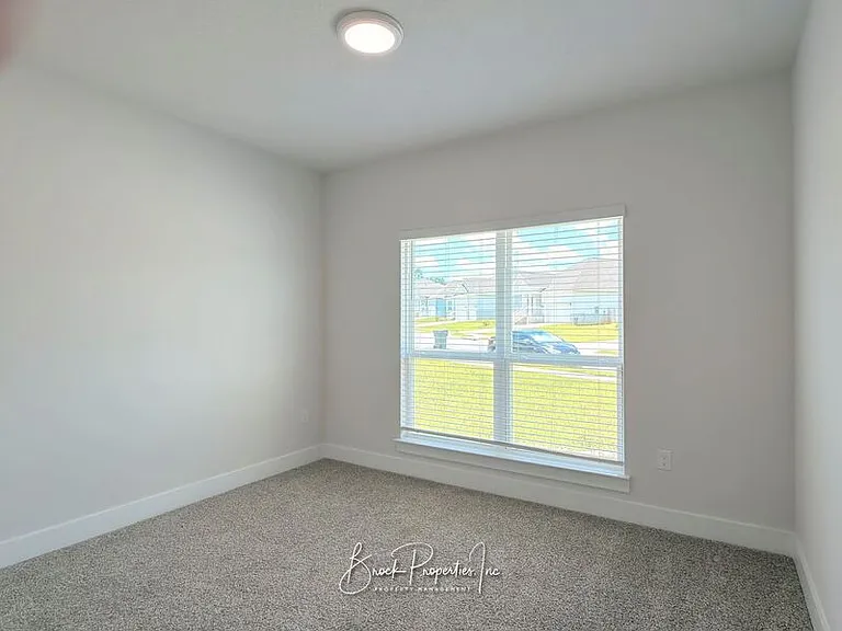 6052 Rutherford Loop — Photo 21