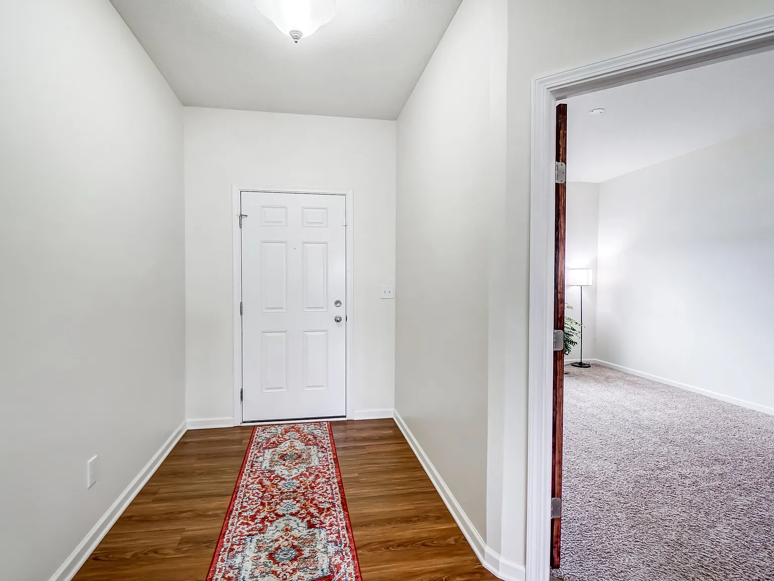 4 bed, 2.5 bath, 2532 sqft, $3,300 — Photo 4