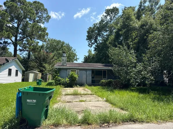 2202 Paul Harvey Ave, Pascagoula, MS 39567