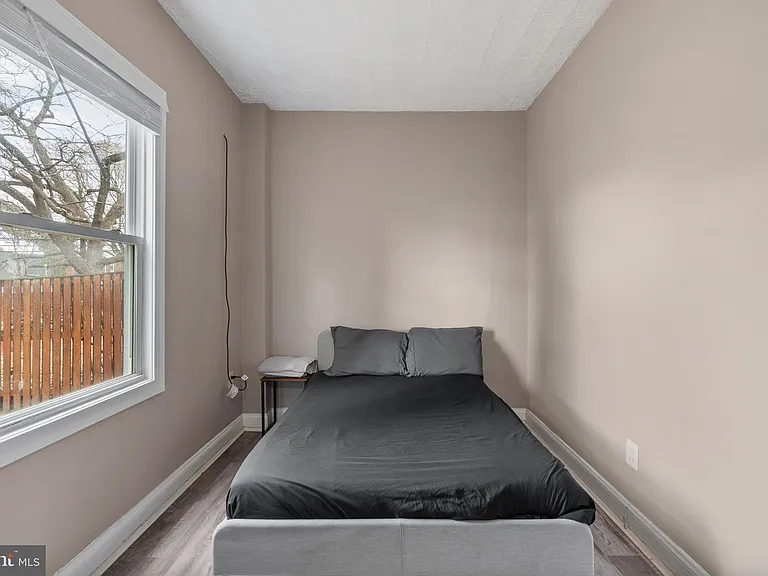 1526 V St SE #2 — Photo 9