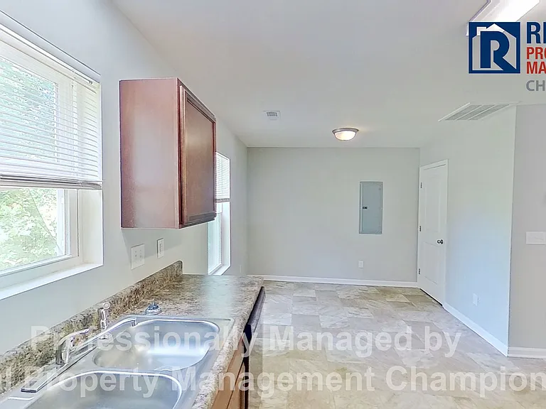 812 S 5th Ave — Photo 8