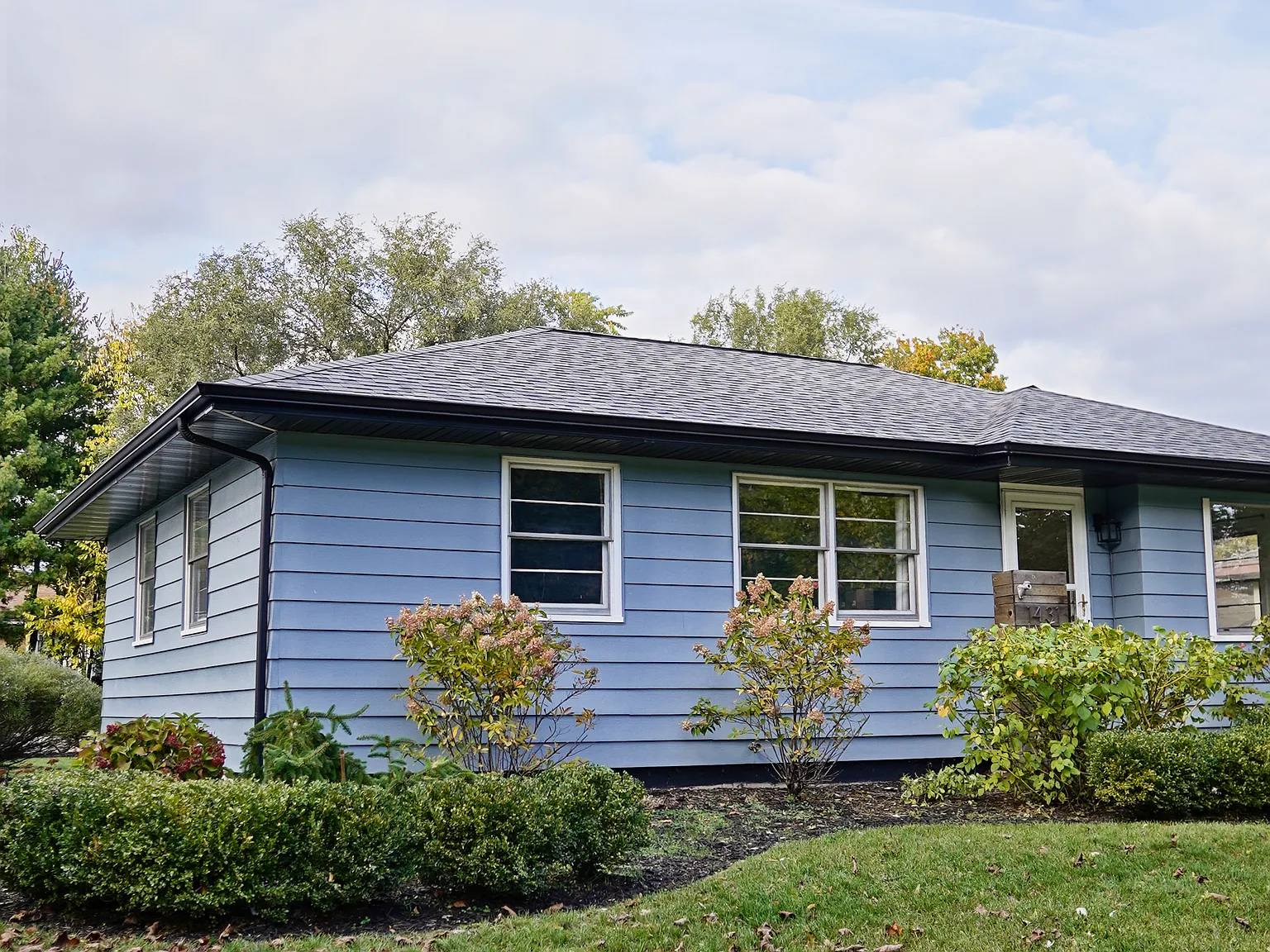 4 bed, 1800 sqft, $2,700 — Photo 1