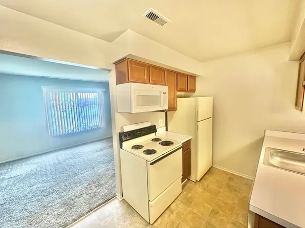 22693 Twelve Mile Rd #693, Saint Clair Shores, MI 48081