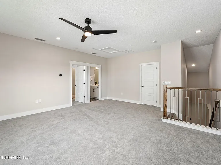 10223 Silverbrook Trl — Photo 37