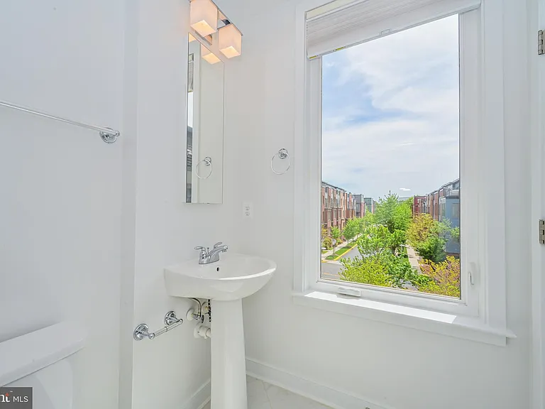 8337 Looking Glass Way — Photo 36