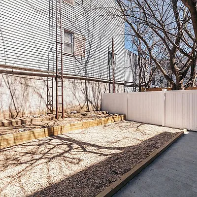 Rented by Nooklyn NYC LLC | media 12