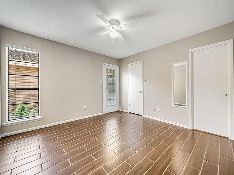 12038 Texas National Blvd — Photo 5