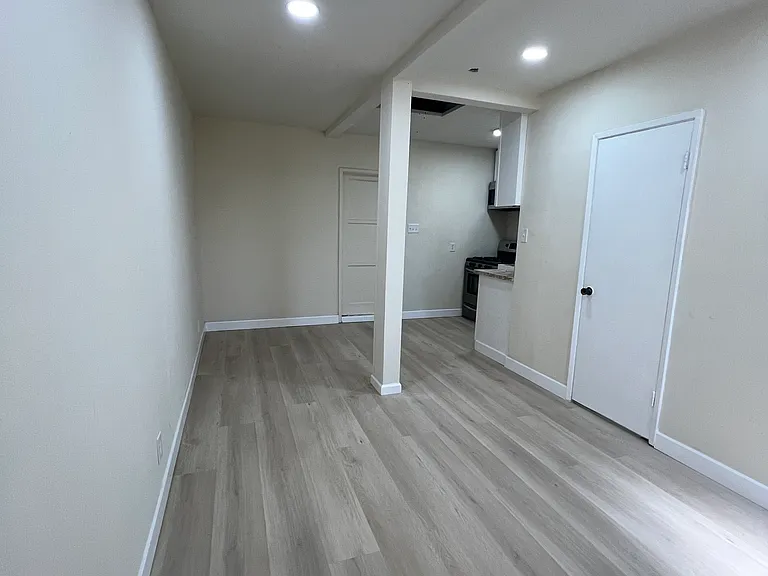 12224 Beverly Blvd — Photo 9