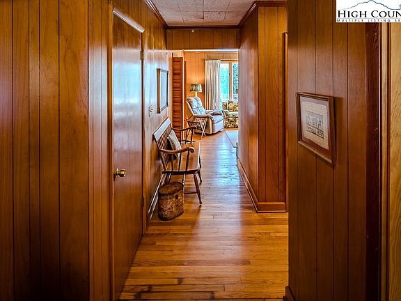 4th image of 651 Chestnut Drive