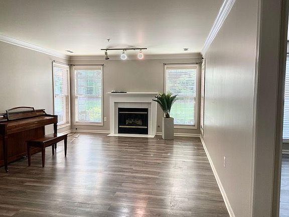 4th image of 28341 Carlton Way Dr