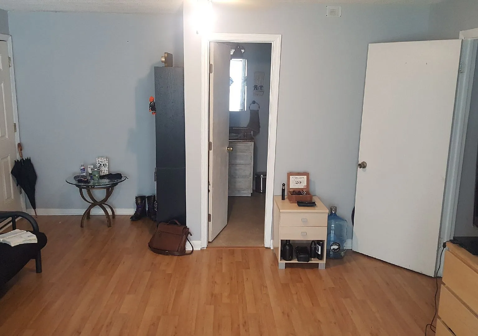1 bed, 900 sqft, $1,200 — Photo 1