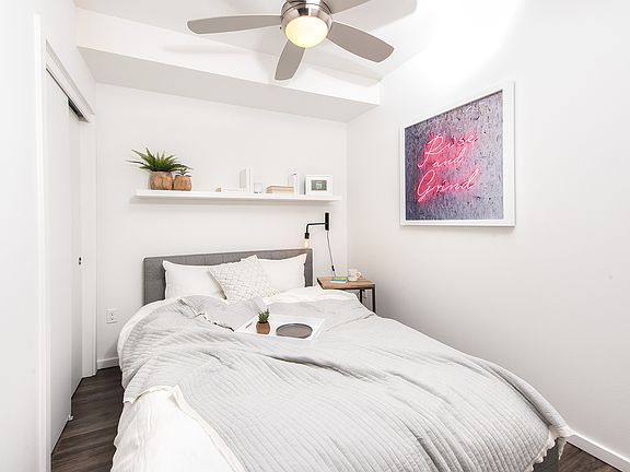 5th image of 4717 SE Hawthorne Blvd #308