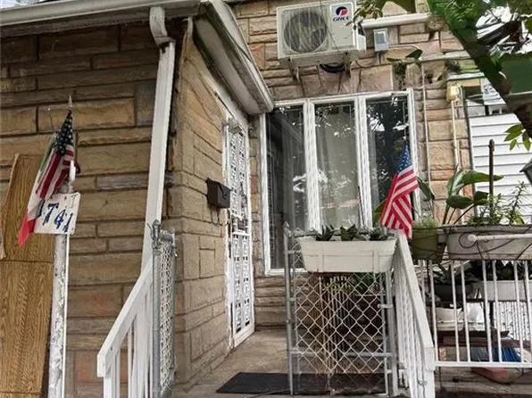 1741 64th St, Brooklyn, NY 11204