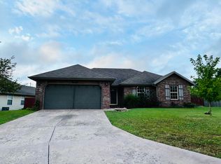 995 S Natalie Ave, Springfield, MO 65802