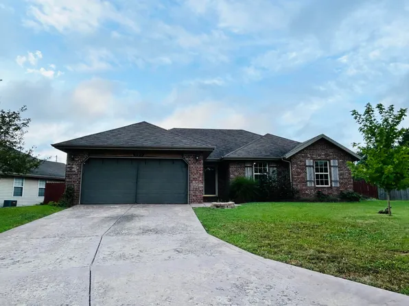 995 S Natalie Avenue, Springfield, MO 65802