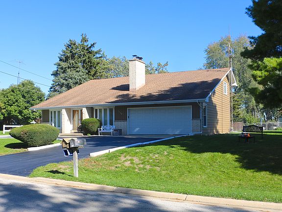 3rd image of 1130 Monticello Dr